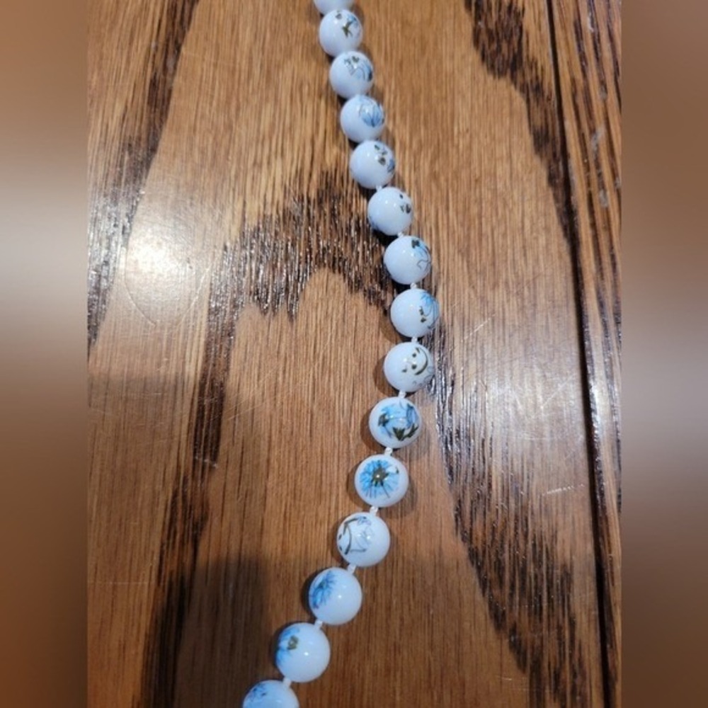 Vintage White Porcelain Floral Beaded Necklace Blue Gold Flower 42 Inch Strand - Picture 7 of 10